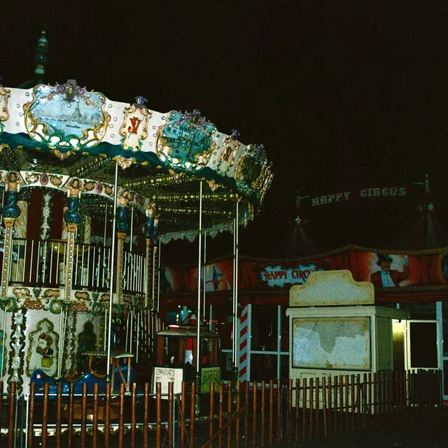 dais-carnival-vinyle-ep-noir-trauma-ray-shoegaze image 1