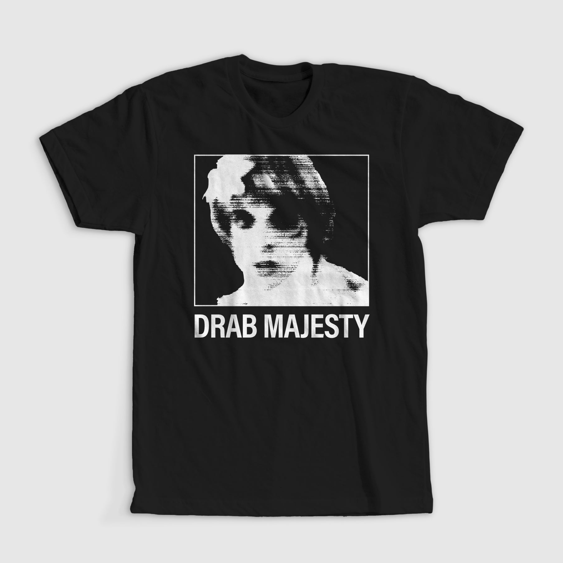 dais-drab-majesty-deb-demure-t-shirt-portrait-noir-coton image 1