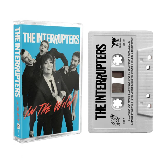 the-interrupters-in-the-wild-cassette-k7-blanche image 1