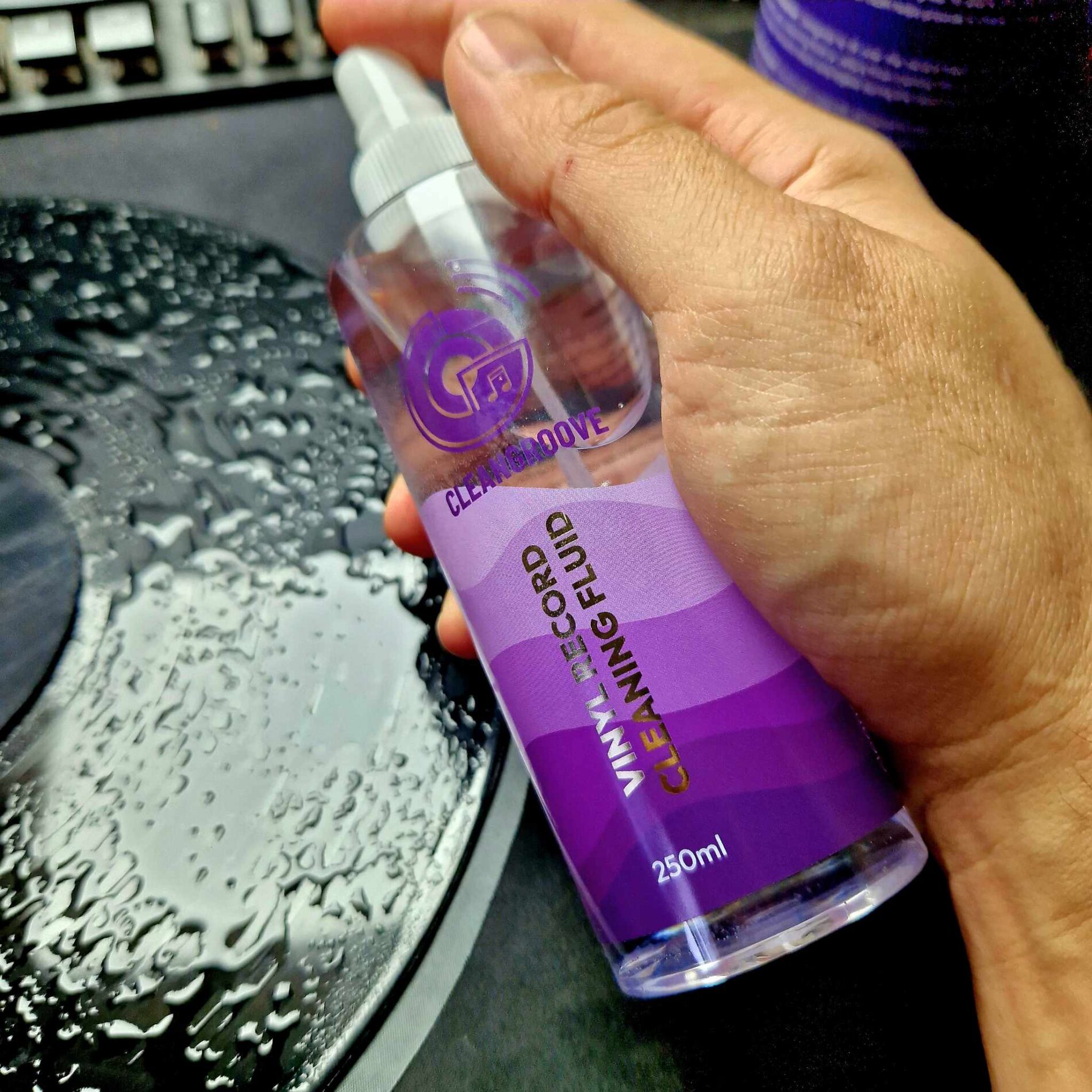 cleangroove-kit-nettoyage-vinyles-spray-250ml-microfibres image 5