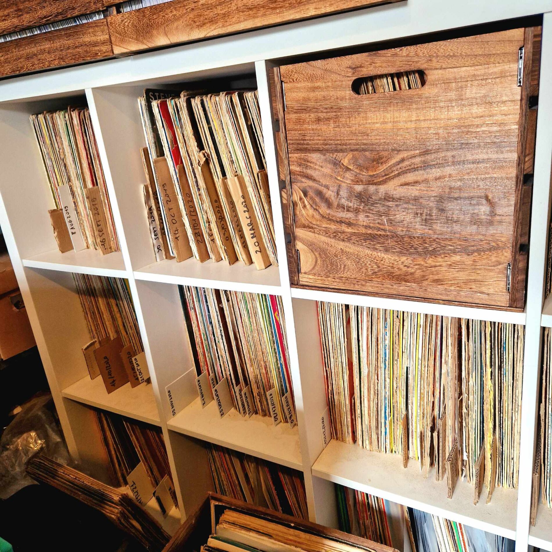 cleangroove-groovebox-lp-caisse-vinyles-bois-80-lps-kallax image 2